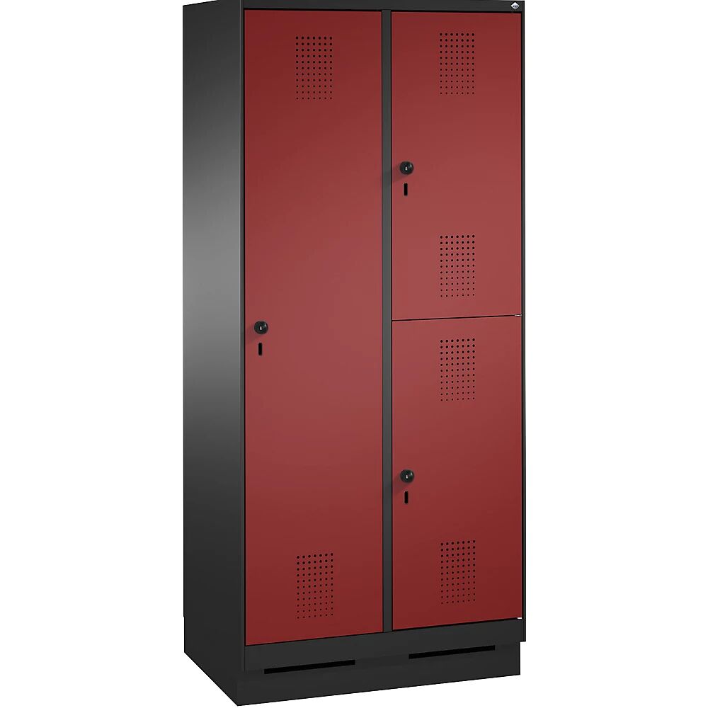 C+P Armario combinado EVOLO, de uno y dos pisos, 2 compartimentos, 3 puertas, anchura de compartimento 400 mm, con zócalo, gris negruzco / rojo rubí