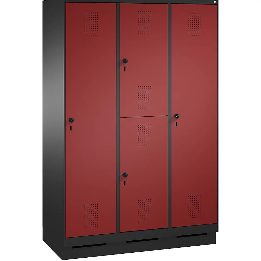 C+P Armario combinado EVOLO, de uno y dos pisos, 3 compartimentos, 4 puertas, anchura de compartimento 400 mm, con zócalo, gris negruzco / rojo rubí