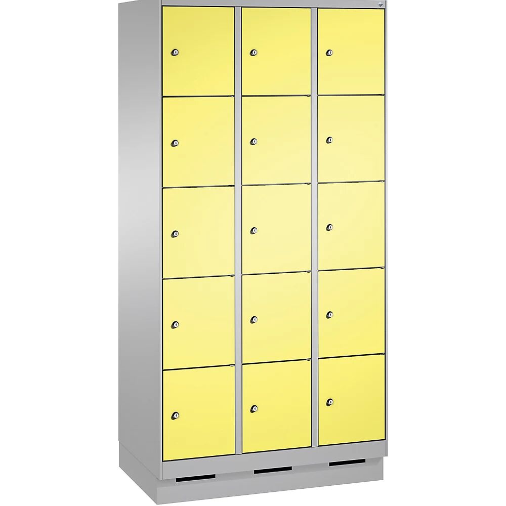 C+P Armario de compartimentos EVOLO, con zócalo, 3 módulos, cada uno con 5 compartimentos, anchura de módulo 300 mm, aluminio blanco / amarillo azufre