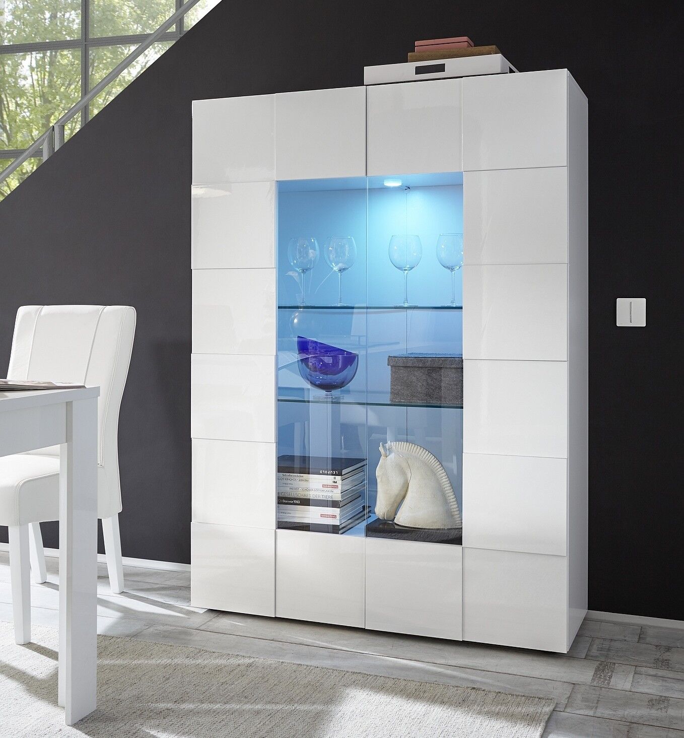 gdegdesign Vitrine design LED laqué blanc 2 portes - Faust