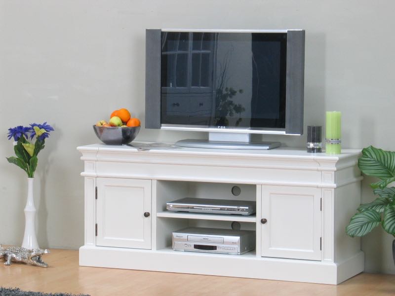 Amaretta tv-benk, bredde 137 cm, høyde 60 cm, antikk hvit, antikk patinert.