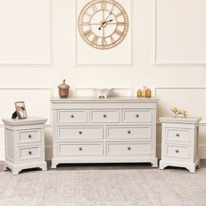 Melody Maison - Large Taupe-Grey 7 Drawer Chest of Drawers & Pair of Bedside Tables - Daventry Taupe-Grey Range - Taupe-Grey