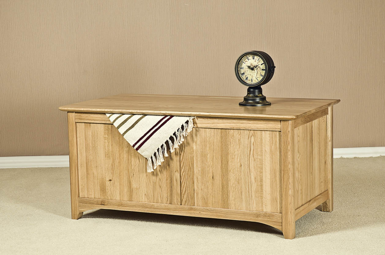 Wellington Oak Blanket Box