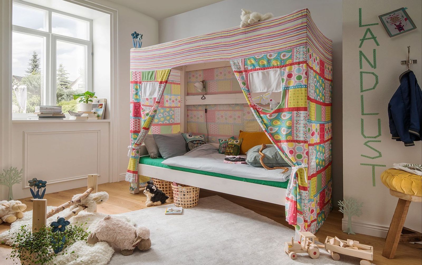 Infantil Himmelbett Kids Dreams Kinderbett 90x200 cm weiß mit Holzstruktur