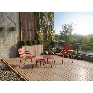 MYLIA Salon de jardin en métal - 2 fauteuils bas empilables et tables gigognes - Terracotta - MIRMANDE de MYLIA