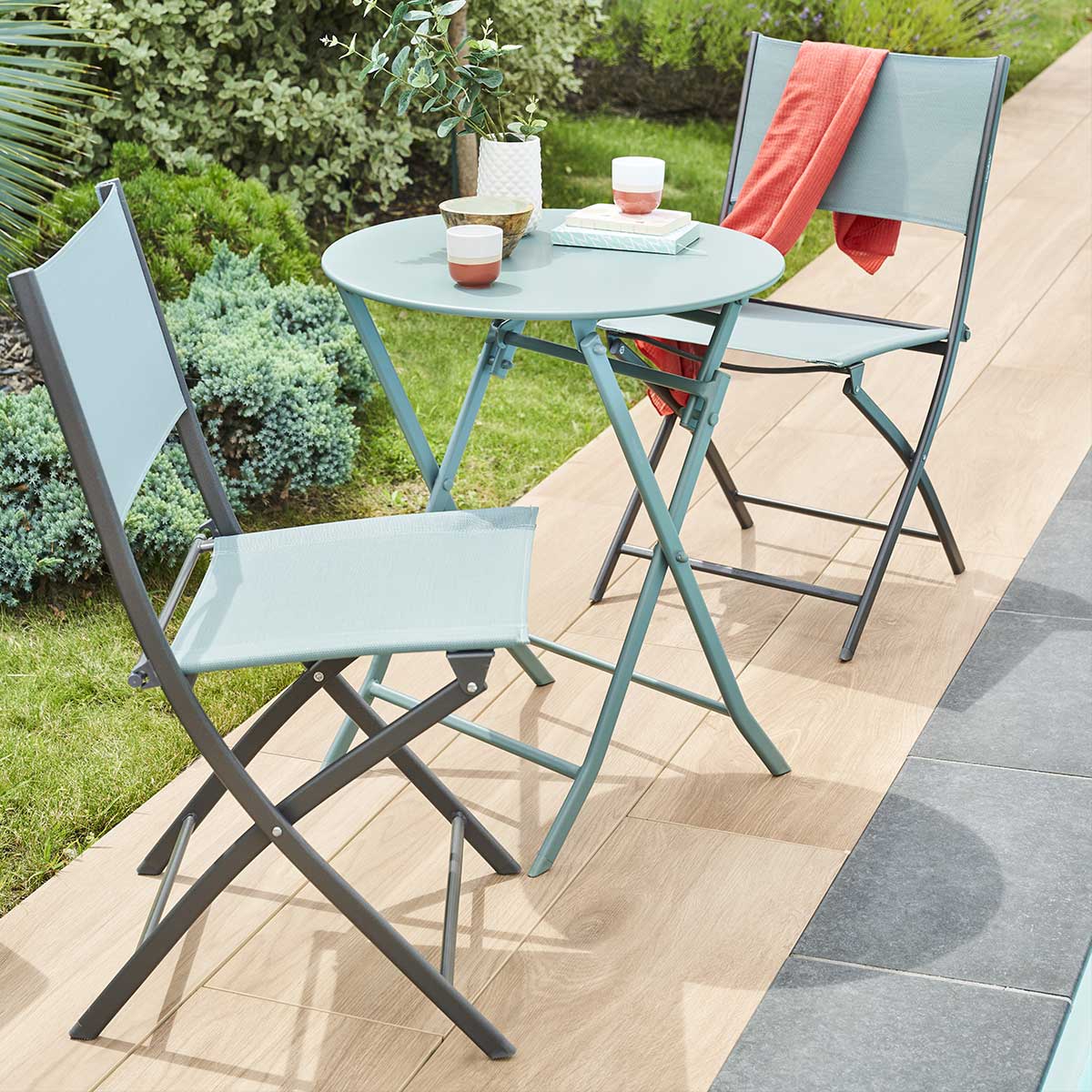 Table de jardin pliante ronde GREENSBORO Vert jade 2 places - Acier traité époxy, Traitement antirouille renforcé Hespéride