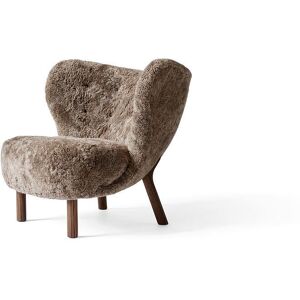 &Tradition Little Petra VB1 Lounge Chair SH: 40 cm - Oiled Walnut/Sheepskin Sahara