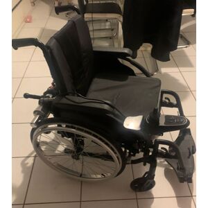 Fauteuil Électrique Invacare Très Peu Servi. Publicité