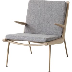 Fauteuil avec accoudoirs en chêne Hallingdal 130 HM2 Boomerang - &tradition - Publicité