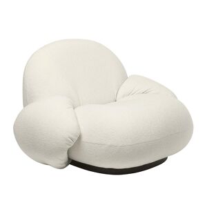 GUBI fauteuil avec accoudoirs et la base pivotante PACHA LOUNGE CHAIR (Cat. B Harp Ivory 24 - tissu et bois finition Soft Black Semi Matt)