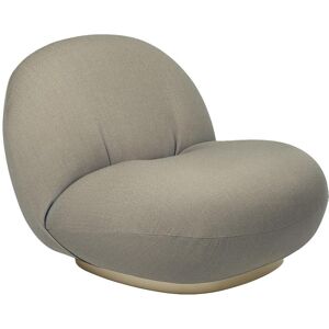 GUBI fauteuil avec la base pivotante PACHA LOUNGE CHAIR (Cat. C Kvadrat Vidar 222 - tissu et bois finition Pearl Gold)