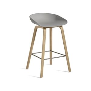 HAY AAS32 Barstol Low SH: 64 cm - Soaped Oak Veneer / Concrete Grey / Footrest Stainless Steel