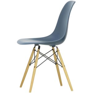 Vitra - Chaise Eames Plastic Side Chair DSW, érable jaunâtre / bleu marine (feutre de planeur blanc)