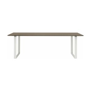 Table en chêne massif fumé et aluminium blanc 225 x 90 cm 70/70 - Muuto - Publicité