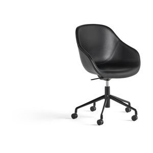 Chaise à roulettes en cuir noir et piétement en aluminium revêtu AAC 155 soft - Hay - Publicité