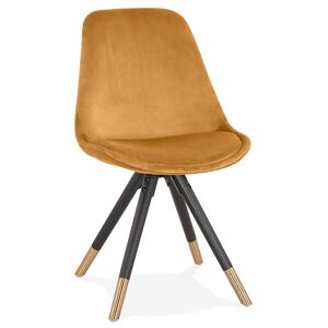 ALTEREGO Chaise design 'HAMILTON' en velours moutarde et pieds en bois noir