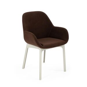 KARTELL fauteuil CLAP AQUACLEAN (Base blanche, assise marron - Tissu et technopolymère thermoplastique) - Publicité