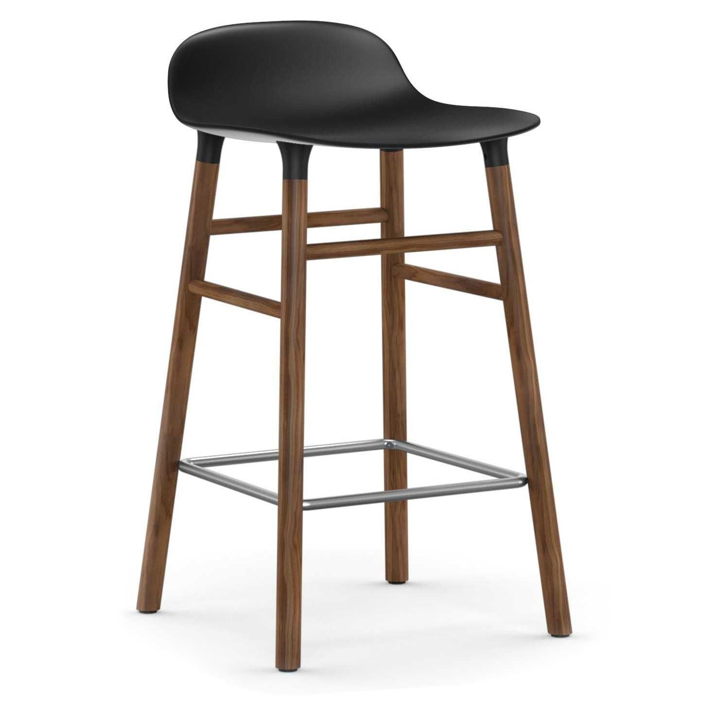 Normann Copenhagen Form Barstool barkruk 65cm met walnoten onderstel zwart