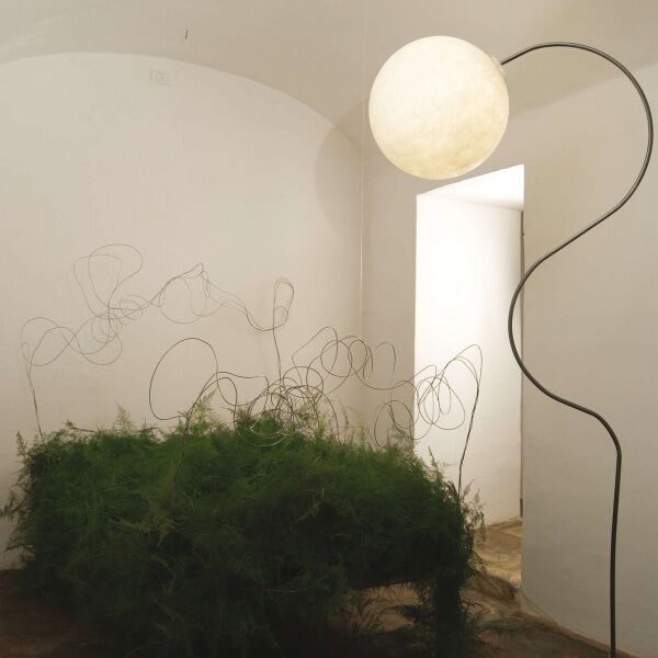 in-es.artdesign lampada da salone luna piantana - nebulite