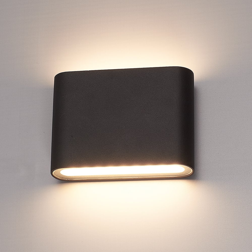 Hofronic Dimbare LED Wandlamp Dallas S zwart 6 Watt 3000K tweezijdig oplichtend IP54 spatwaterbestendig 3 jaar garantie