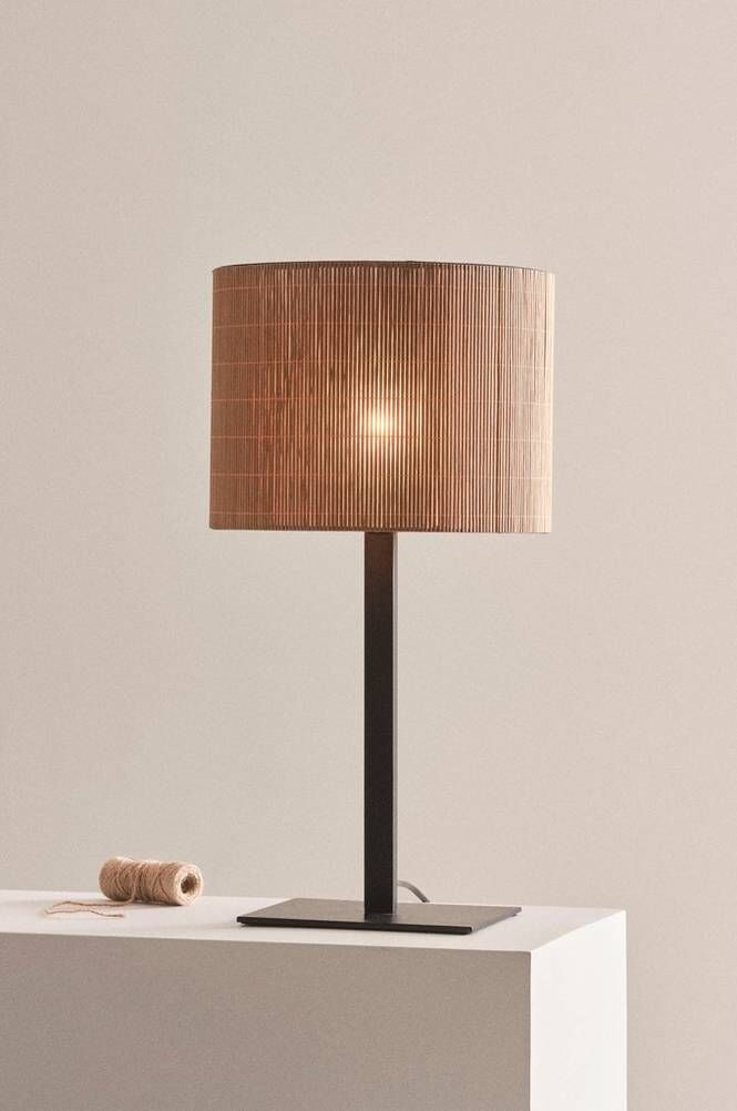 BLAZE bordlampe Linbeige/svart