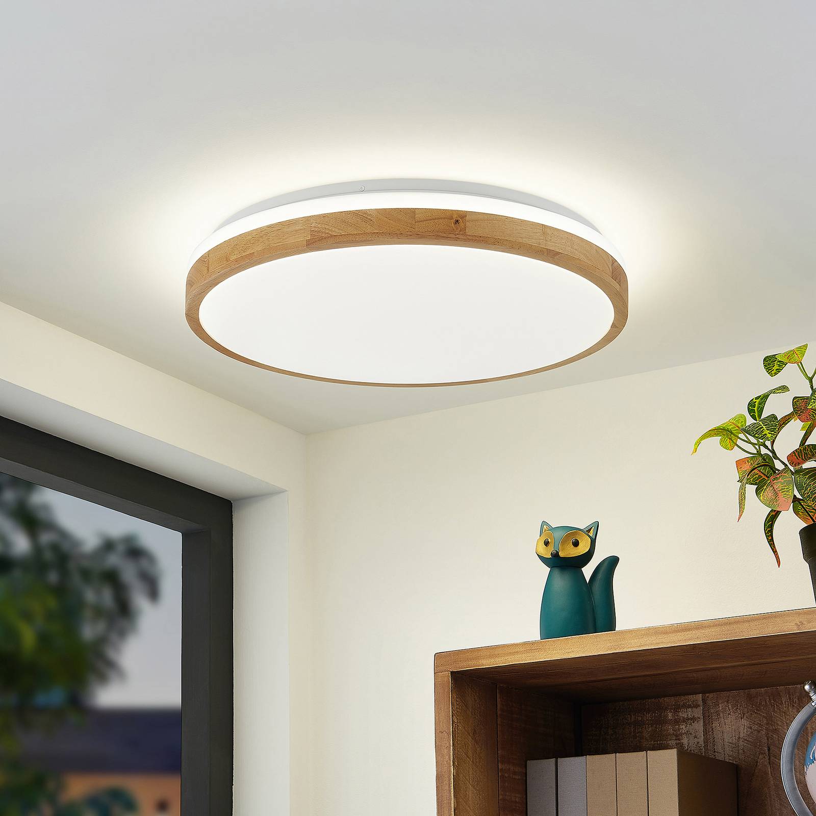 Lindby Emiva LED-taklampe, lysstriper oppe