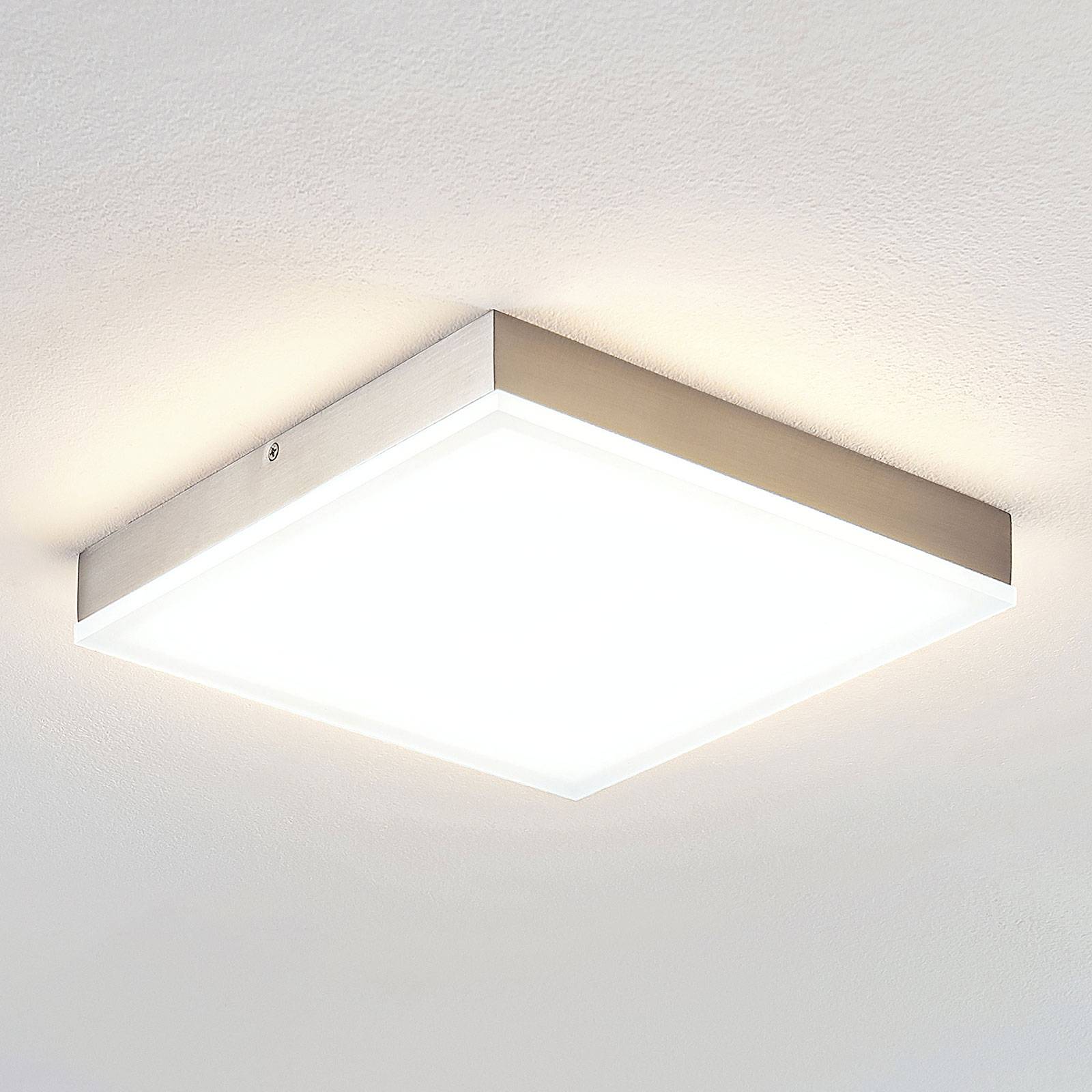 Lindby Tamito LED-taklampe, nikkel, 25 cm