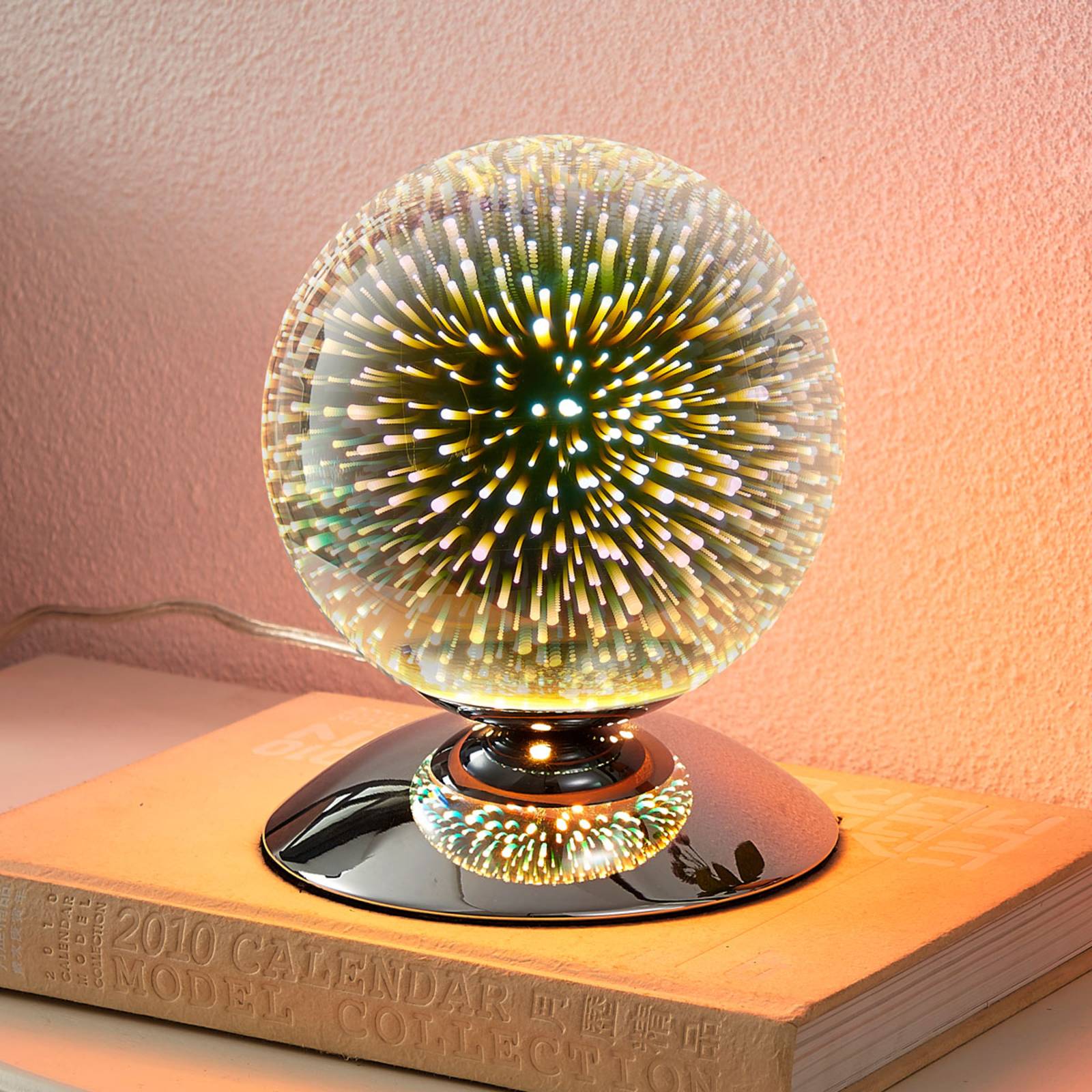 Lindby Effektfull bordlampe Isumi i kuleform