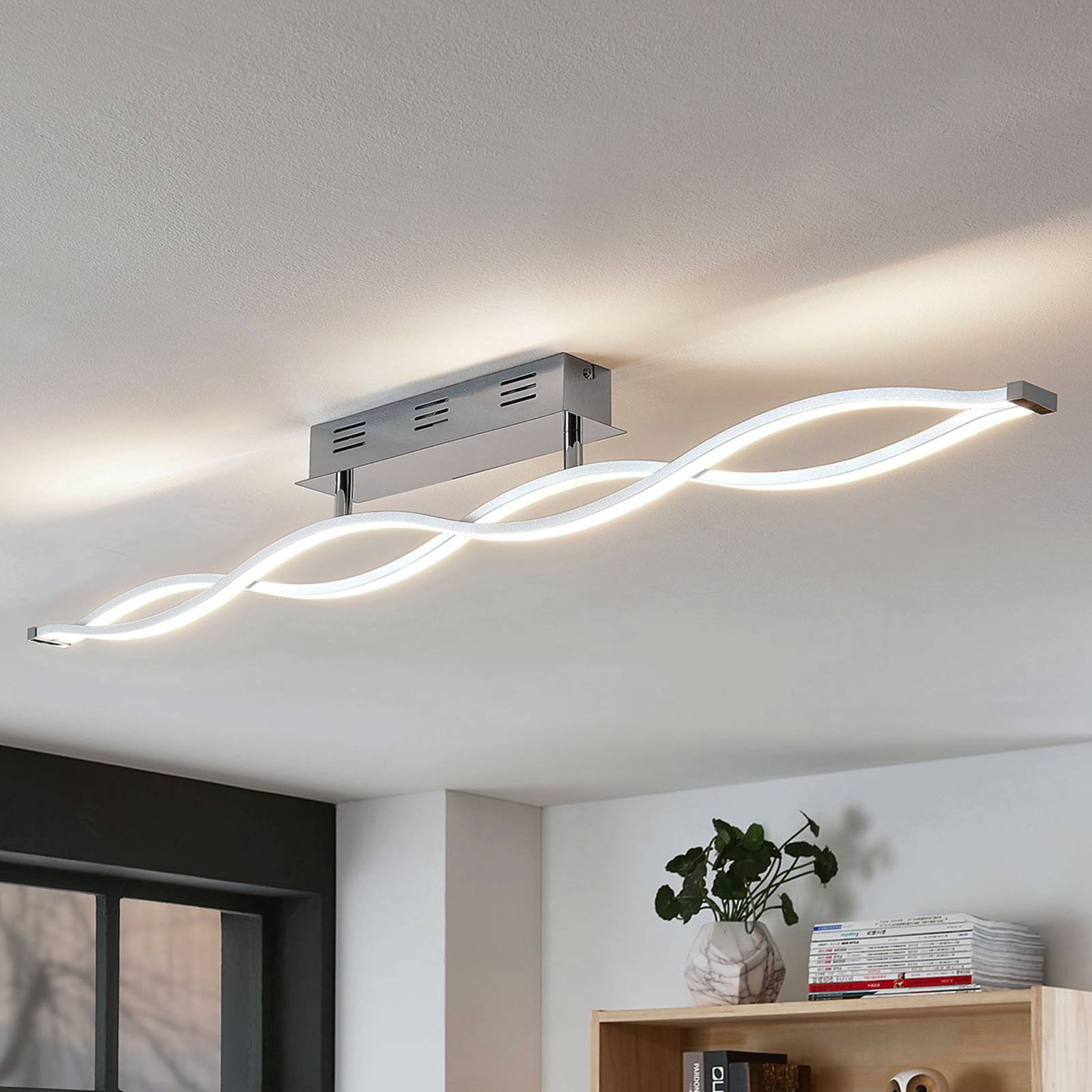 Lucande LED-taklampe Roan, bølgeformet