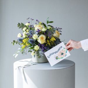 Flores a Domicilio - Pack Enhorabuena: Arreglo Crema con Dedicatoria - COLVIN