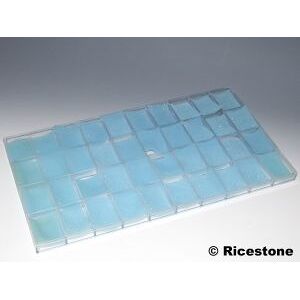 Ricestone 2j) Coffret plastique 24,5 x 44cm, 40 compartiments.