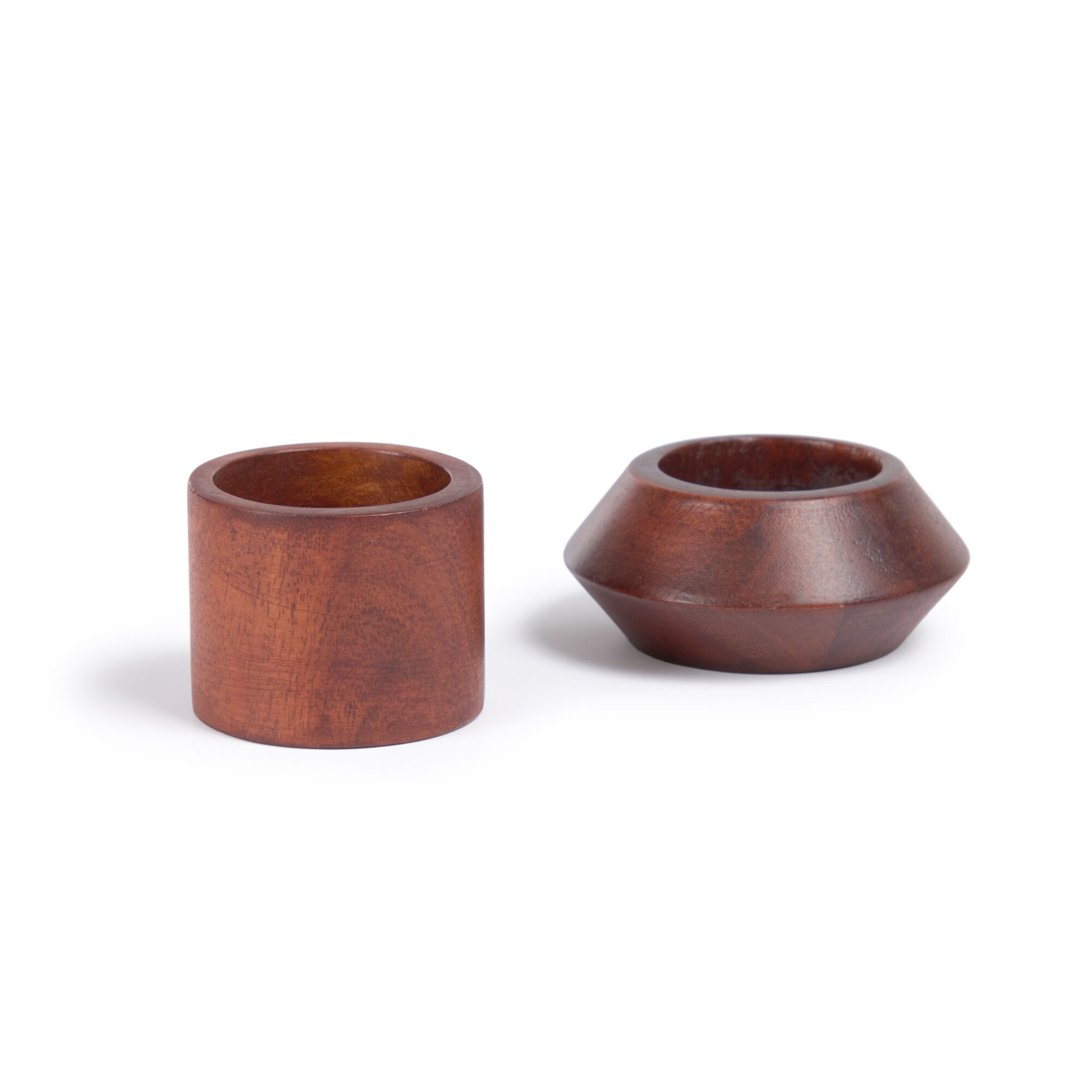 Kave Home Tamar set of two solid acacia wood napkin rings