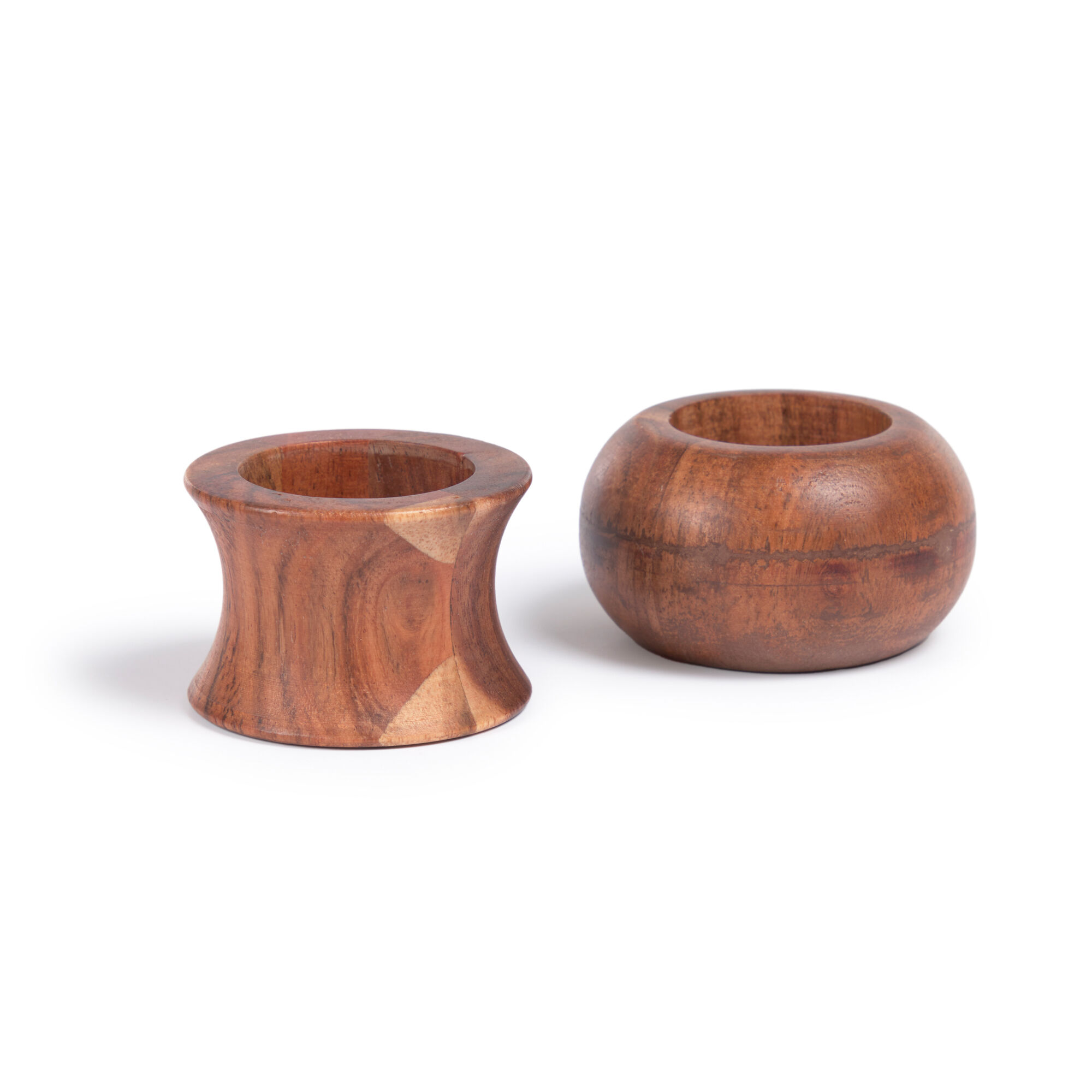 Kave Home Tamer set of two solid acacia wood napkin rings