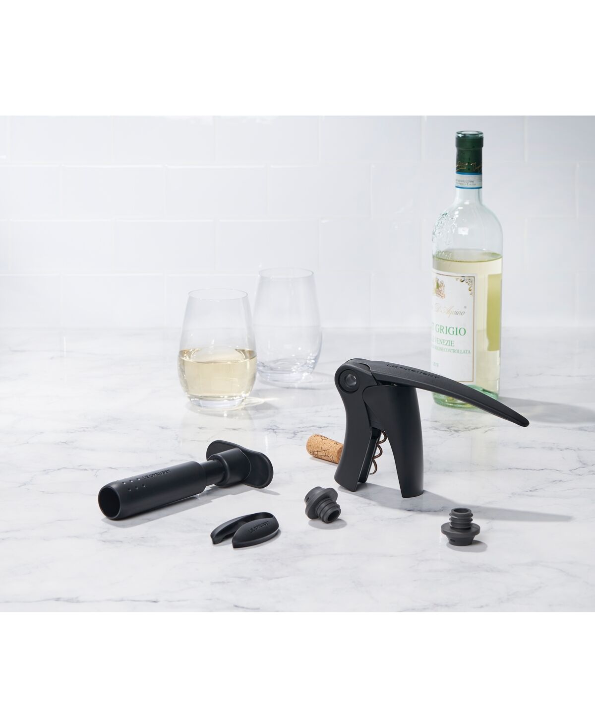 Le Creuset 5 Piece Wine Tool Set with Corkscrew, Foil Cutter and Pump - Black