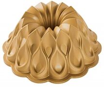 Nordic Ware Crown Bundt® Pan Gull