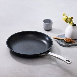 Le Creuset 30cm Shallow Frying Pan