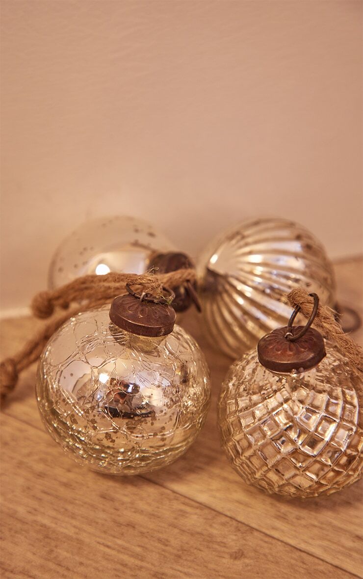 PrettyLittleThing Crackle Recycled Glass Bauble Set of 4  - White - Size: One Size