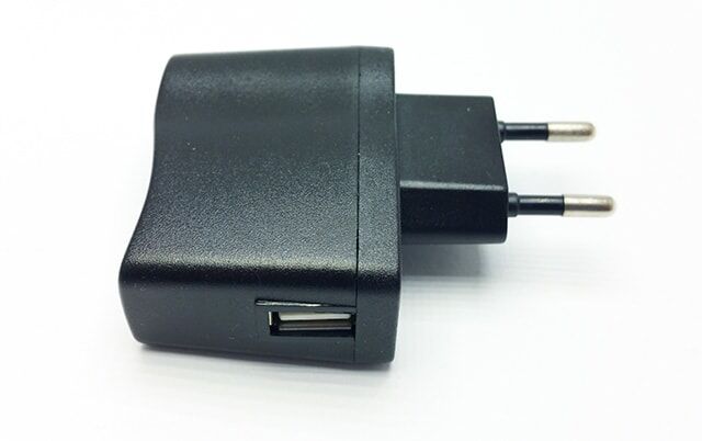 Petrainer Univerzální 5V adaptér pro USB kabely