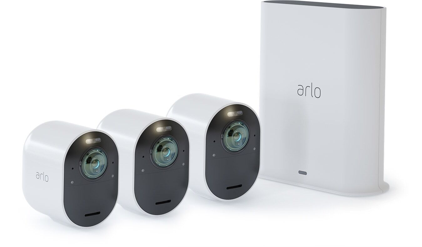 Arlo Ultra tukiasema ja 3 turvakameraa