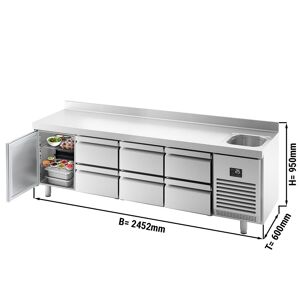 GGM Gastro - Table refrigeree PREMIUM PLUS - 2452x600mm - avec 1 bac, 3 portes, 2 tiroirs & rebord Argent