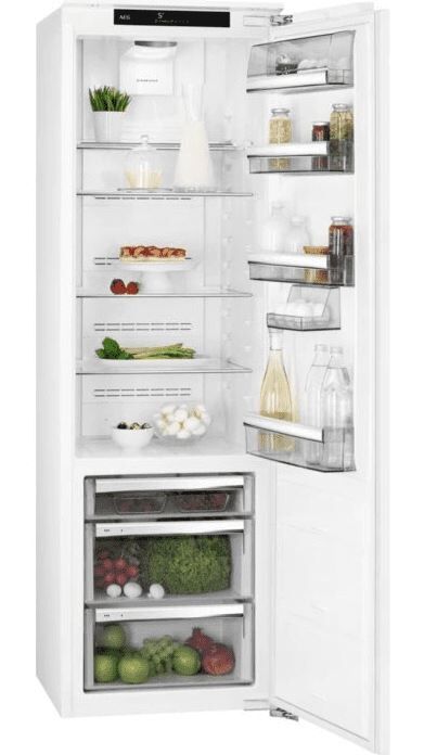 AEG SKK818E9ZC White Built-In Tall Larder Fridge - White