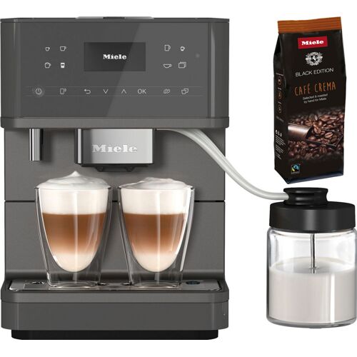 MIELE Kaffeevollautomat „CM 6560 MilkPerfection“ Kaffeevollautomaten Kaffeekannenfunktion, Gutschein für Pflegeset im Wert von UVP 53,99 € grau (graphitgrau) Kaffeevollautomat