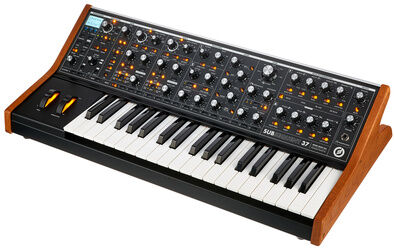 Moog Subsequent 37