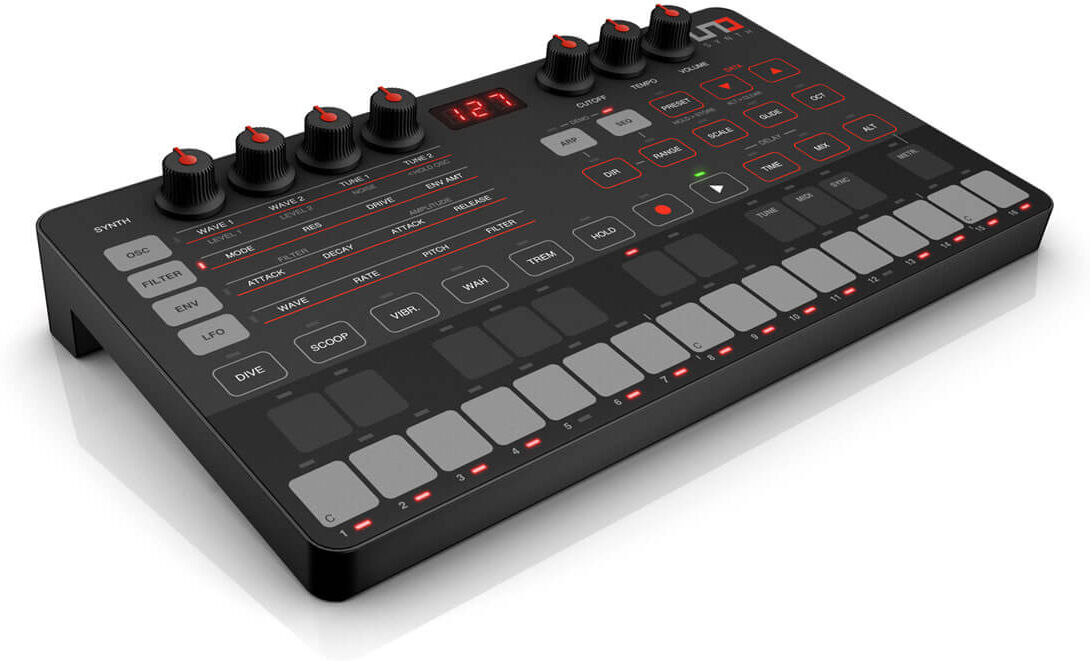 IK Multimedia Uno Synth