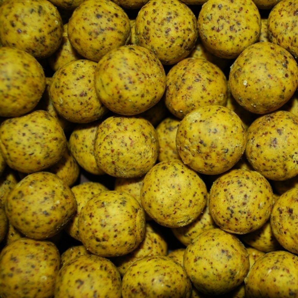 Carp Inferno Boilies Light Line 3kg + 250ml booster AKCE!!! - Banán