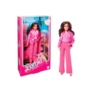 Mattel Barbie Signature The Movie - America Ferrera als Gloria Puppe zum Film im dreiteiligen Hosenanzug in Pink, Spielfigur