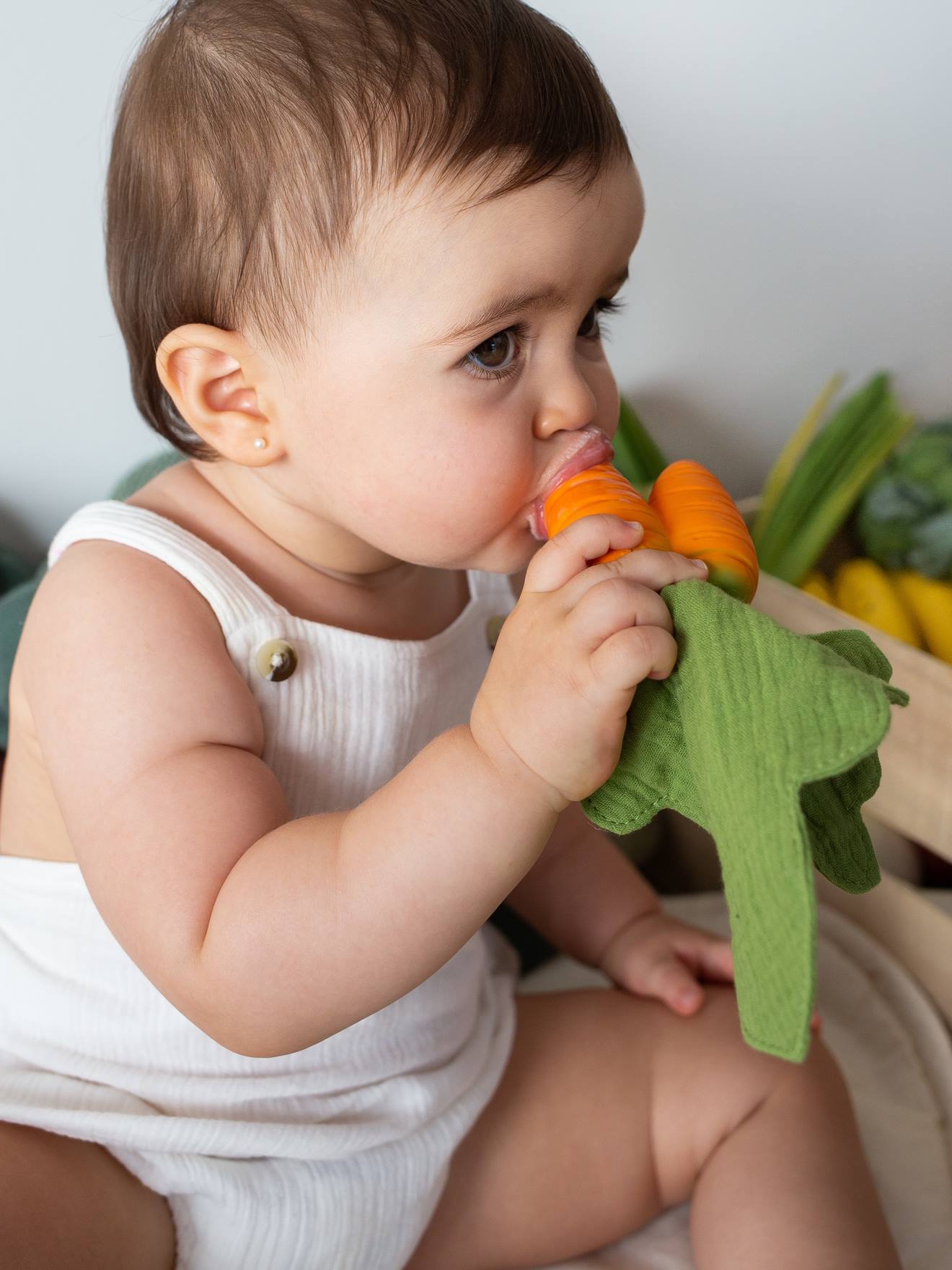 Cathy the Carrot Mini Doudou-Teether - OLI & CAROL naranja