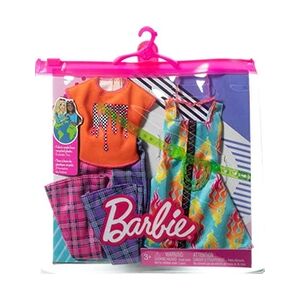 Mattel - Barbie Fashion Pack - HJT34 - Ensemble 2 tenues de vêtements pour poupée - Top orange et des pattes d'éléphant à carreaux, mini-robe bleue à motif - Publicité