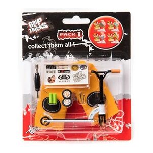 Grip & Tricks - Finger SCOOTER - Mini Trottinette - Pack 1 -Model 1- - Dimensions: 14 X 13,5 X 2 cm - Publicité