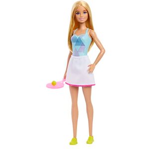 Barbie Poupée joueur de tennis (30,5 cm) avec jolie tenue de tennis avec chemise et jupe, raquette de tennis et accessoires de balle de tennis, 3 ans et plus - Publicité